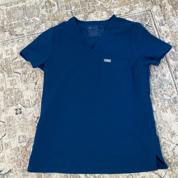 Tops - Figs scrub top